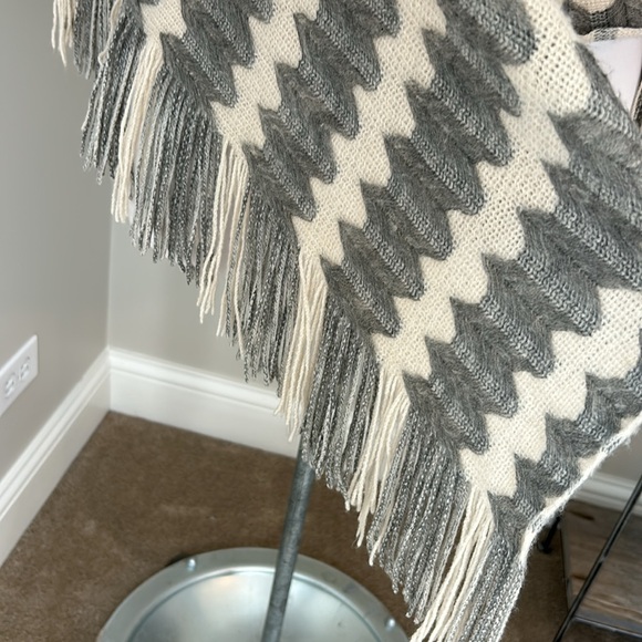 Gray and Cream Fringe Sweater Poncho One Size Fits All - Picture 4 of 4